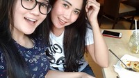 Nella Kharisma dikenal sebagai pedangdut asal Kediri yang baru saja meluncurkan video klip dari lagu terbarunya berjudul Banyu Moto. Foto: Instagram @nellakharisma