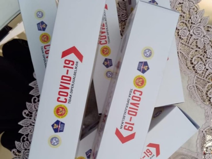 Tim peneliti Universitas Airlangga Surabaya menemukan lima kombinasi obat penawar COVID-19. Kelima obat ini langsung bisa digunakan karena telah tersedia di pasaran.