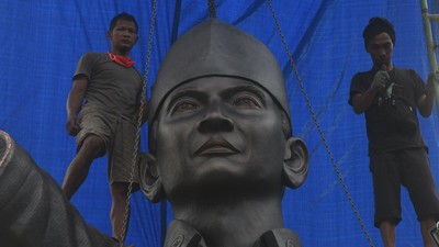 Patung Soekarno Setinggi 8 Meter Berdiri di Kota Palu