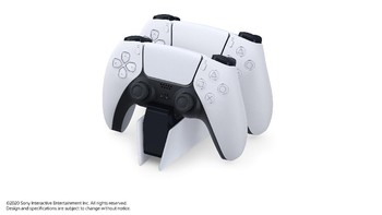 DualSense Charging Station dapat menempatkan dua DualSense Wireless Controllers. Foto: Sony Interactive Entertainment