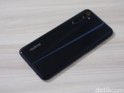 Unboxing Realme Narzo, Ponsel Layar 90Hz Harga Rp 2 Jutaan