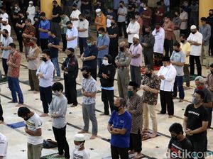 DMI Atur Salat Jumat 2 Gelombang Berdasar Nomor HP, MUI Jabar: Tak Sah!