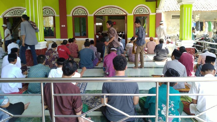 Salat Jumat di Masjid JamiAssholihin Cileungsi/Tim detikcom