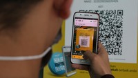 Bank Indonesia dan Perkumpulan Bumi Alumni juga mendorong semua pelaku UMKM unttuk menerapkan pembayaran QRIS. Transformasi digital mengubah cara orang melakukan pembayaran, seiring dengan laju perkembangan teknologi di bidang perbankan, dari pembayaran fisik, ATM, mesin EDC hingga saat ini pembayaran digital melalui QR Code. Foto: Istimewa