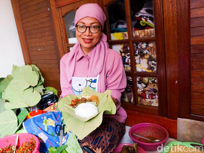 sego berkat Sego Berkat khas Wonogiri Bu Murni