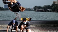 Olahraga yang memacu adrenalin ini membuat orang yang melihat mengelus dada dan selalu deg-degan.