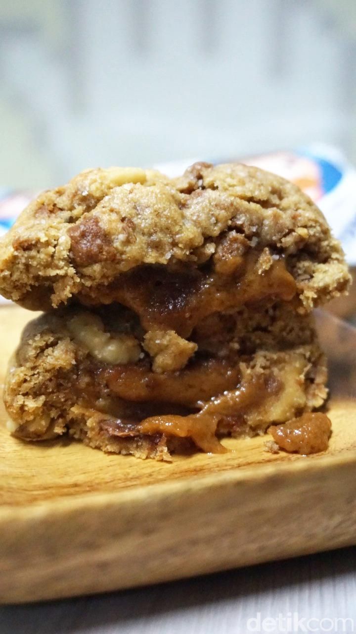 Soft Cookies dari Tom's Bomb Cookies