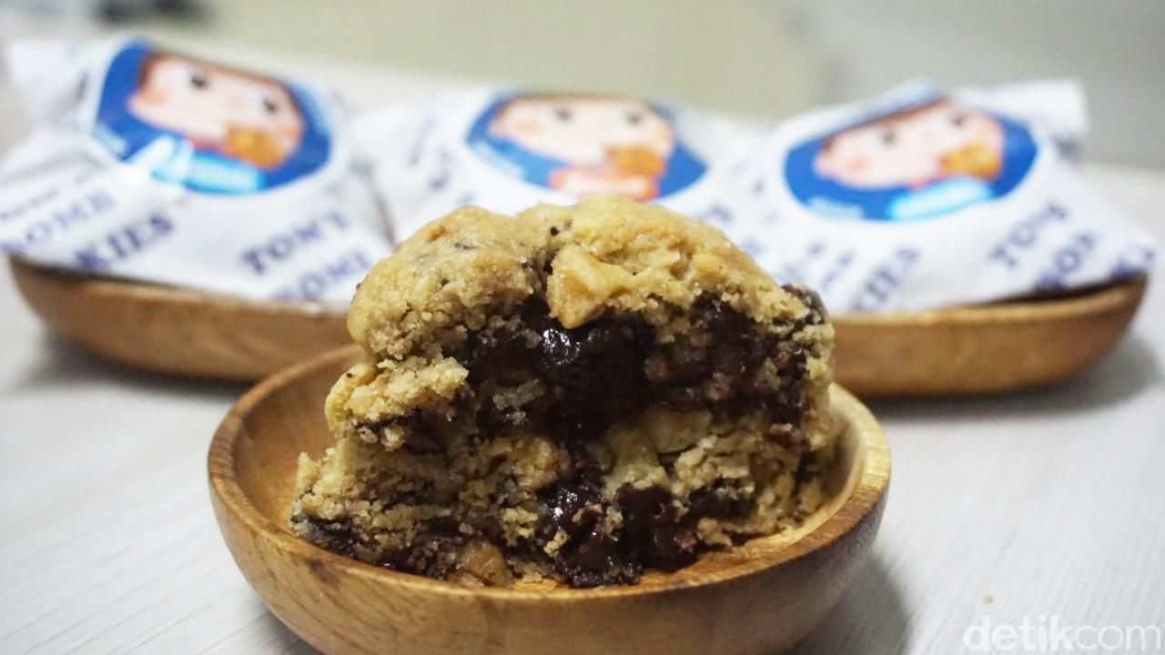 Soft Cookies dari Tom's Bomb Cookies