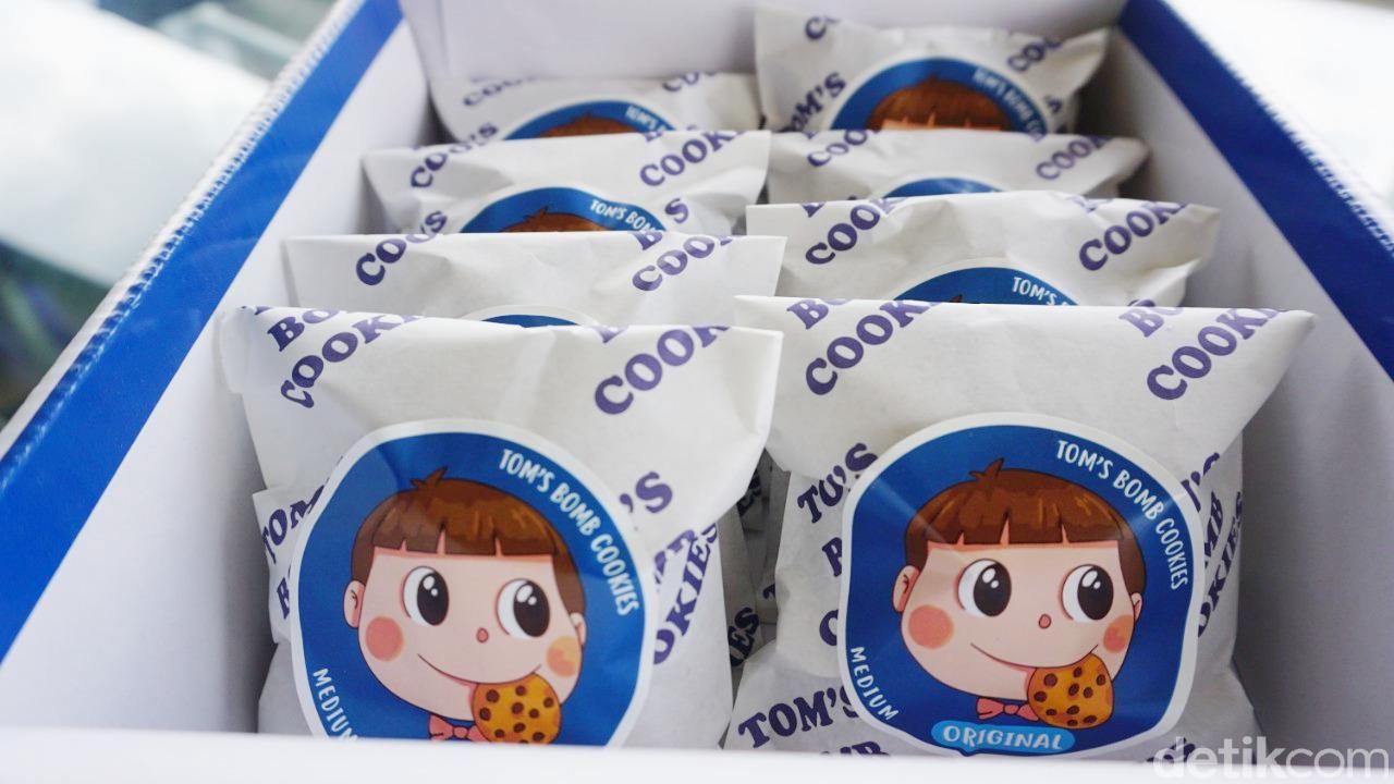 Soft Cookies dari Tom's Bomb Cookies