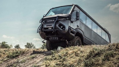 Gaharnya Bus yang Sanggup Melahap Medan Off Road