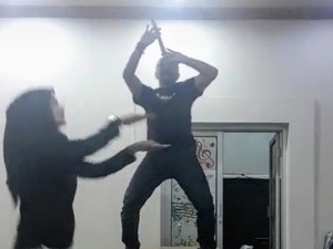 Viral Video TikTok Kepala Dinas Bondowoso Joget Ala India di Atas Meja