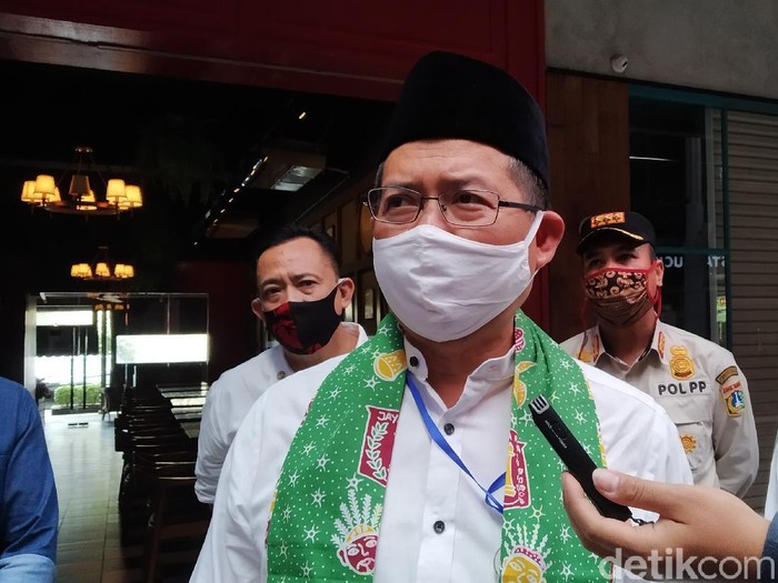 Walkot Jaksel Marullah Matali usai mengecek kesiapan Mal Citos (Wilda Hayatun Nufus/detikcom)