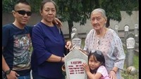 Elizabeth, yang kini berusia 93 tahun, merupakan istri Serma Cpm R Koesno. Serma Koesno merupakan salah satu pengawal atau pengawal pribadi pertama Bung Karno. Jenazah Serma Koesno dimakamkan di Taman Makam Pahlawan (TMP) Kalibata, Jakarta Selatan. (Foto: dok. Istimewa).