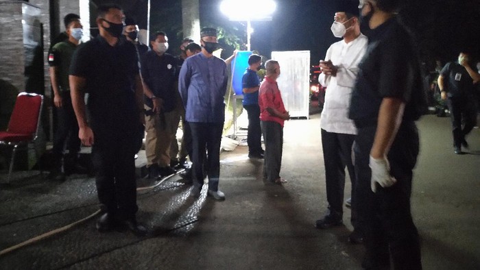 Beberapa tokoh dan pejabat melayat ke rumah duka Pramono Edhie Wibowo di Puri Cikeas.