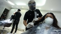 Jelang kembali beroperasi salon ini telah dikunjungi Dinas Pariwisata DKI untuk memastikan segala persiapan terkait tatanan normal baru.