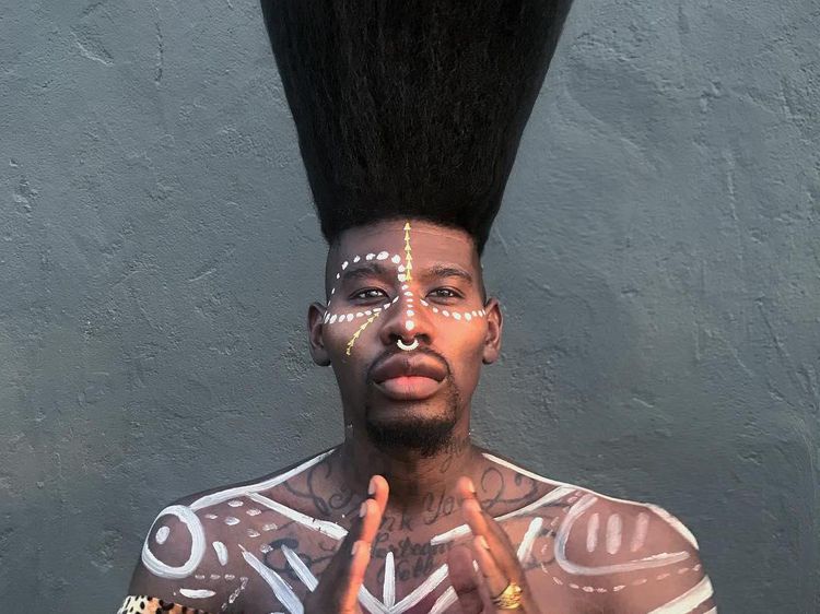 Foto: Penampilan Pria dengan Rambut Tertinggi, Pecahkan Rekor Dunia