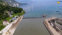 Alur Tano Ponggol akan dilakukan pelebaran dari 25 meter menjadi 80 m sepanjang 1,2 km dan ditambah kedalamannya dari 3 meter menjadi 8 meter. Dari total panjang 1,2 km tersisa sepanjang sekitar 20 meter yang belum dilakukan pelebaran. Istimewa/Kementerian PUPR.