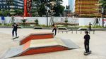 Duh, Para Pemberani Ini Bermain Skateboard Tanpa Masker