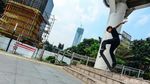Duh, Para Pemberani Ini Bermain Skateboard Tanpa Masker