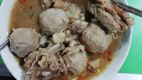 Kulineran jadi agenda wajib Jerry, ia juga kerap mengunggah foto makanannya. Semangkuk bakso ini siap dilahap, sluuurp! Foto: instagram jerry lawalata