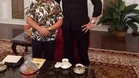 Jerry dikenal sebagai pesinetron sejak dirinya eksis beradu peran dengan Roger Danuarta pada sinetron Sebatas Mimpi yang tayang 2004 lalu. Jerry juga pernah membintangi film Kisah Veronika yang tayang pada 1999.  Foto: instagram jerry lawalata