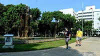 Suasana Lapangan Banteng masih terlihat sepi pagi ini.