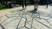 Selain Lapangan Banteng, Pemprov DKI Jakarta juga telah membuka kembali belasan taman mulai hari ini.