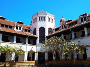 Megahnya Lawang Sewu, Bikin Rindu