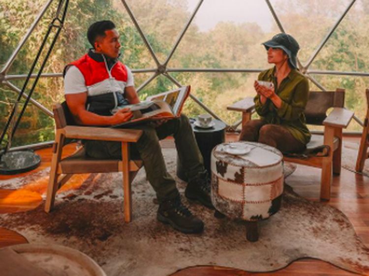 Melihat Lagi Momen Kulineran Romantis Nikita Willy dan Indra Priawan