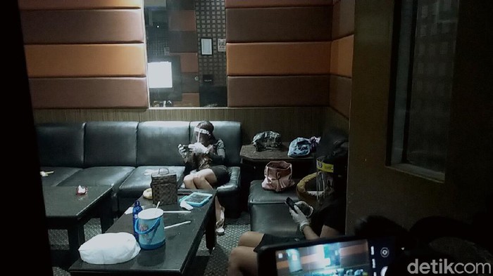razia tempat hiburan malam di surabaya