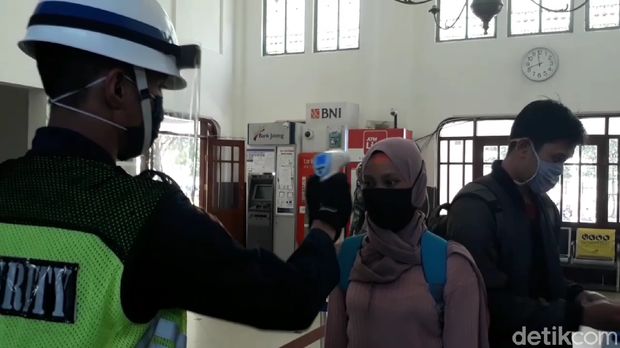 Suasana di Stasiun Kota Tegal, Sabtu (13/6/2020).