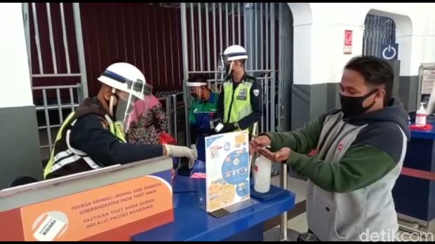 Suasana di Stasiun Kota Tegal, Sabtu (13/6/2020).