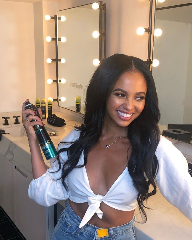 Ia pun pernah menjajal ajang kecantikan dan memenangkan Junior Miss America pada 1999. Foto: Instagram @vanessamorgan