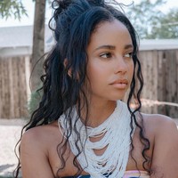 Serial Batwoman akan mengganti pemeran utama di musim pertamanya, Ruby Rose. Beberapa pemberitaan pun menyebutkan jika Vanessa Morgan sedang diincar untuk menjadi Batwoman selanjutnya. Foto: Instagram @vanessamorgan