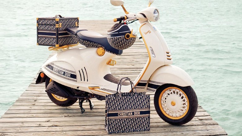 Vespa 946 Dior Vespa 946 berkolaborasi dengan House of Dior