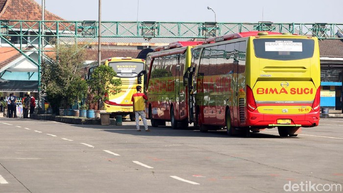 Terminal Leuwipanjang, Kota Bandung, Jawa Barat kembali beroperasi hari ini. Wali Kota Bandung Oded M Danial yang langsung memimpin pembukaan terminal itu.