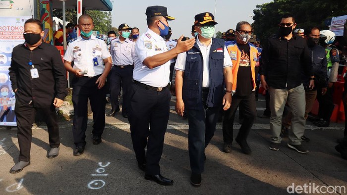 Terminal Leuwipanjang, Kota Bandung, Jawa Barat kembali beroperasi hari ini. Wali Kota Bandung Oded M Danial yang langsung memimpin pembukaan terminal itu.