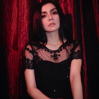 “Saya rasa lebih baik kalau kita doakan yang baik-baik, daripada menyakitkan hati sendiri dengan mengecam orang lain,” imbuhnya Foto: Instagram