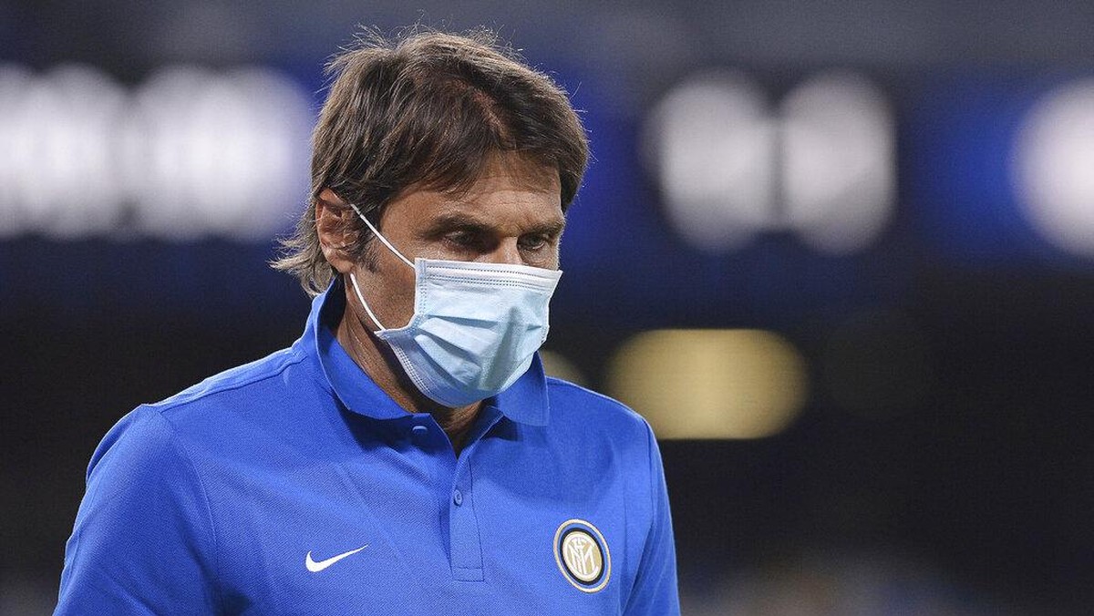 Antonio Conte cuma bisa meratapi kegagalan Inter Milan lolos ke final Coppa Italia Cafaro/LaPresse via AP