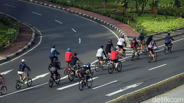Bersepeda Jadi Favorit Warga di Masa New Normal Sejak pandemi COVID-19 (Corona), masyarakat mulai sadar akan kesehatannya. Salah satu cara mudah untuk memiliki tubuh sehat yakni dengan bersepeda.