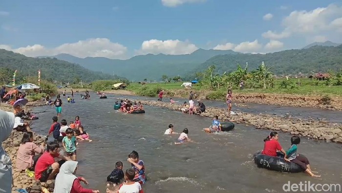 Objek wisata dadakan di Sumedang.