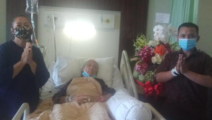 Istri pengawal Presiden pertama RI Sukarno, Elizabeth Koesno (Oma Koesno).