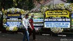 Karangan Bunga Hiasi Rumah Duka Pramono Edhie Wibowo