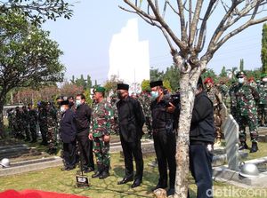 Dipimpin KSAD, Pemakaman Pramono Edhie Wibowo Digelar Secara Militer