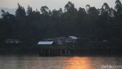 Potret Senja di Situ Cileunca Pangalengan