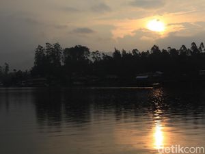 Situ Cileunca Bandung: Wahana, Fasilitas, hingga Tiket Masuk