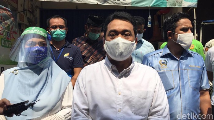 Wagub DKI A Riza Patria (Tiara Aliya Azzahra/detikcom)