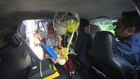Kegiatan wisuda drive thru ini diikuti 51 murid SD Islam Al Azhar.