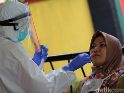 200 Pegawai di Lingkungan Kecamatan Senen Jalani Tes Swab