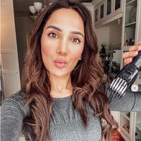 Pengumuman Amena yang menyatakan melepas hijab itu langsung menjadi viral. Videonya sejauh ini sudah mendapatkan 17.503 komentar. Banyak warganet yang menyayangkan keputusannya dan mengkritiknya. Sangat mengecewakan melihat seorang influencer melepas hijabnya karena mereka selama ini menjadi role model bagi para hijabers, kata pengguna YouTube bernama @lunicorn. Foto: Instagram @ amenakhan